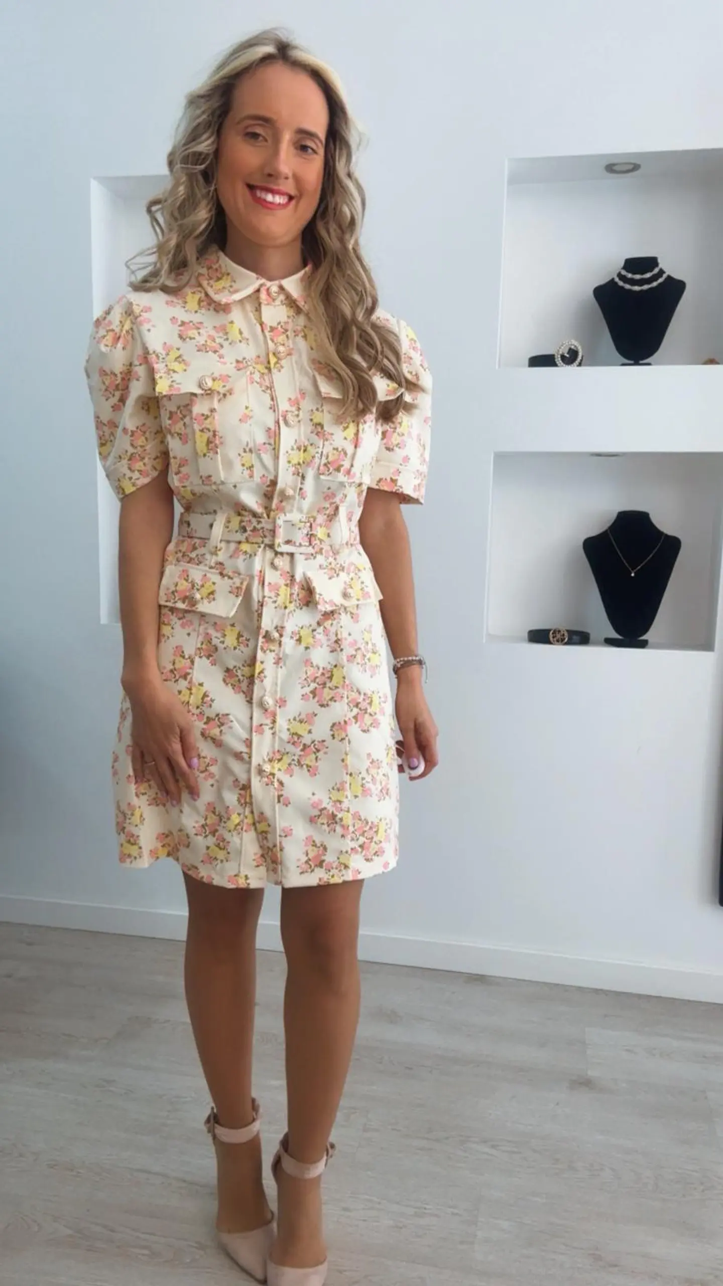 Vestido com bolsos e estampado de flores - TU 3