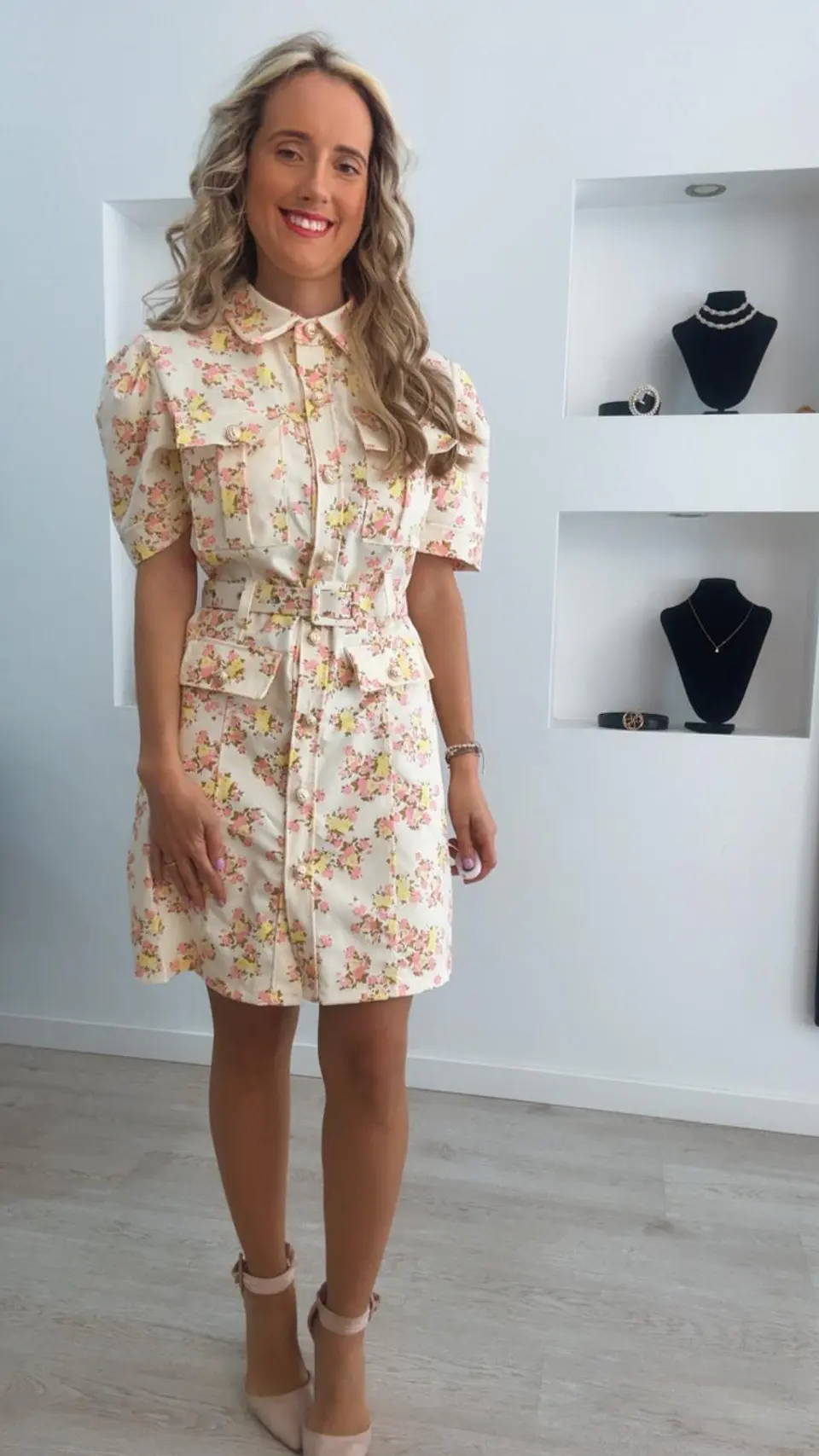 Vestido com bolsos e estampado de flores - TU 3