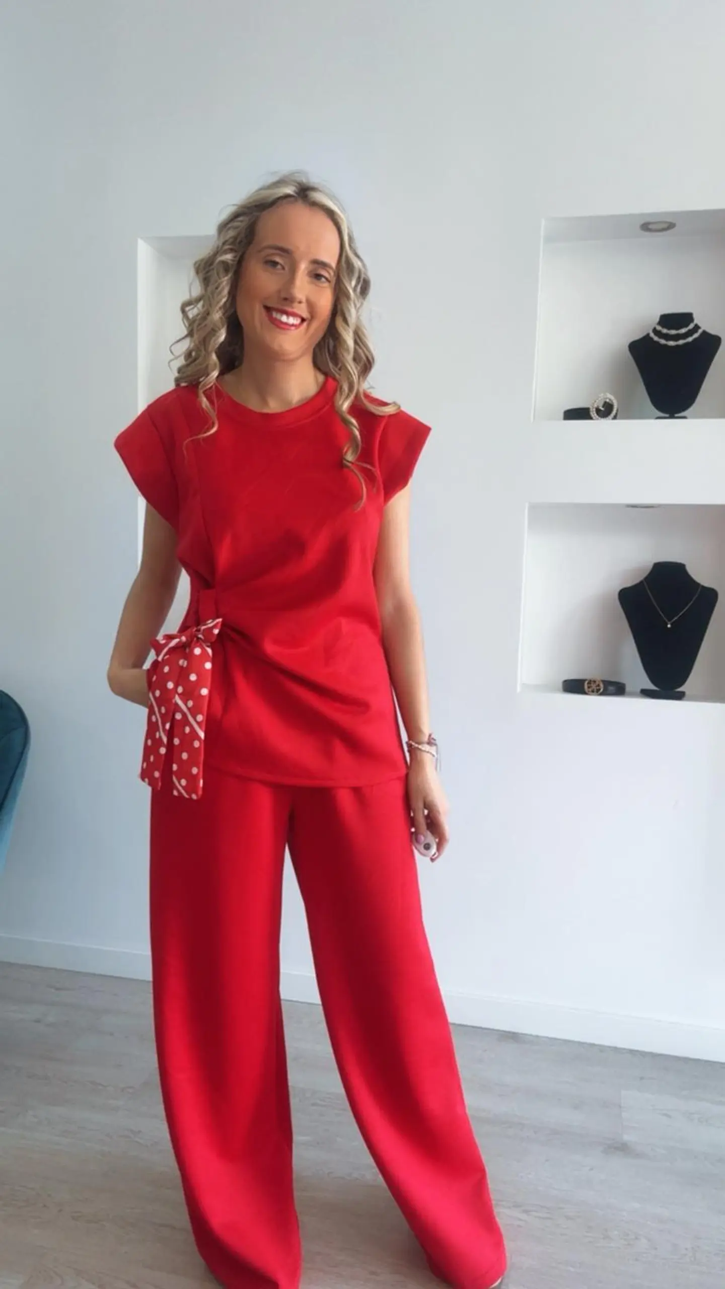 Conjunto com detalhe de laço de cetim com bolinhas - TU 24