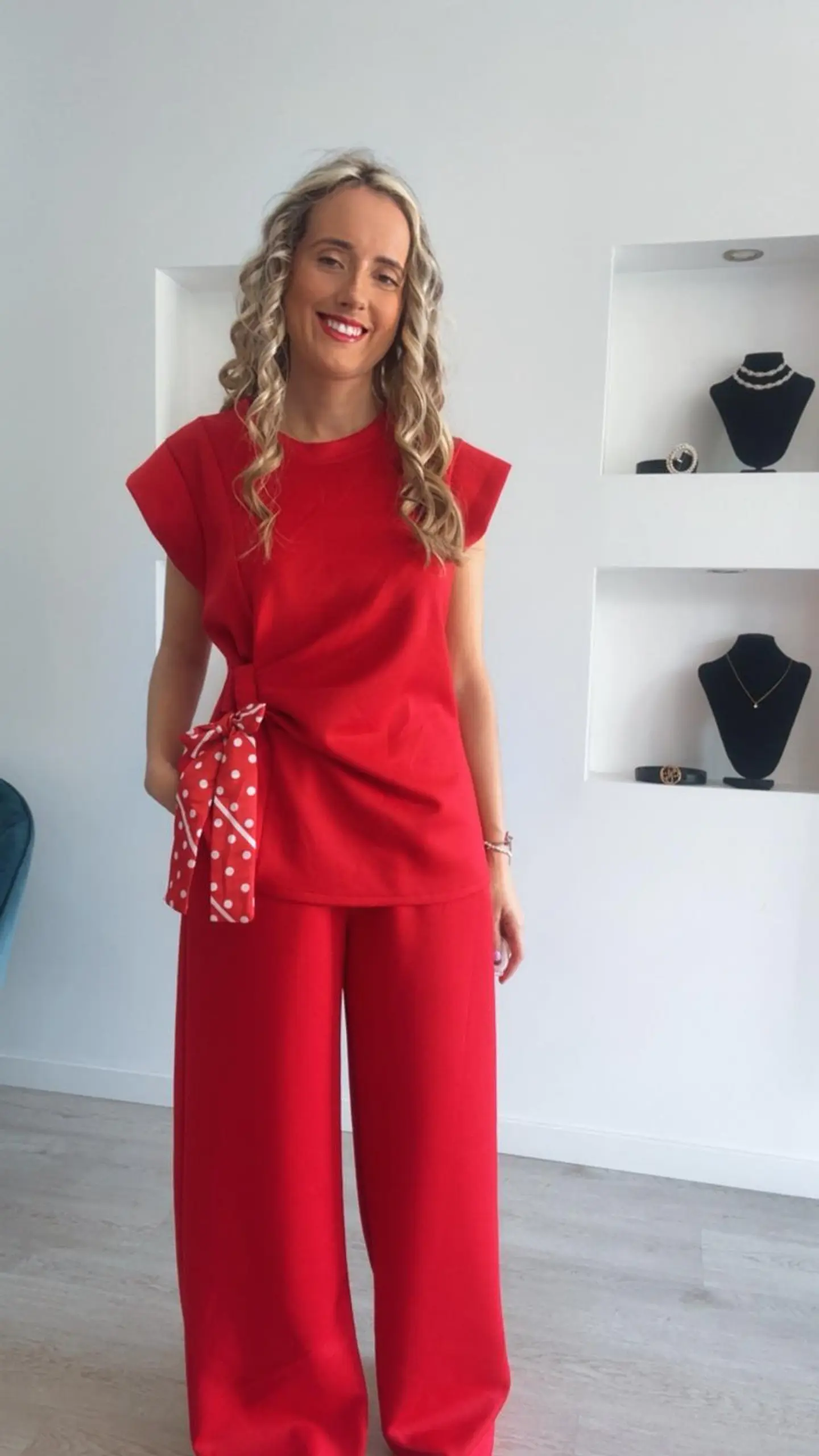 Conjunto com detalhe de laço de cetim com bolinhas - TU 23