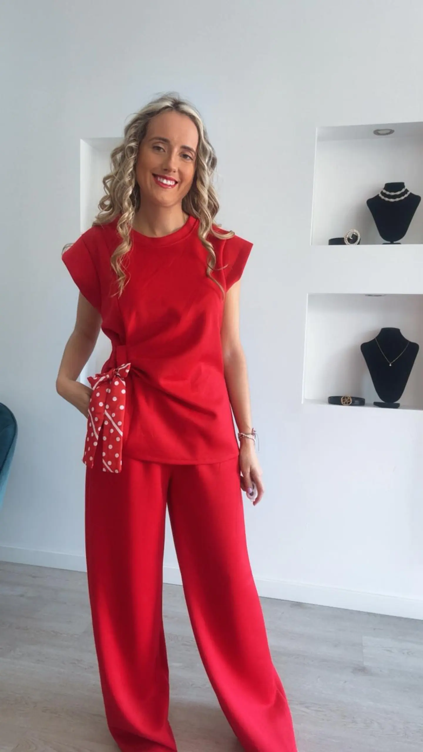 Conjunto com detalhe de laço de cetim com bolinhas - TU 25