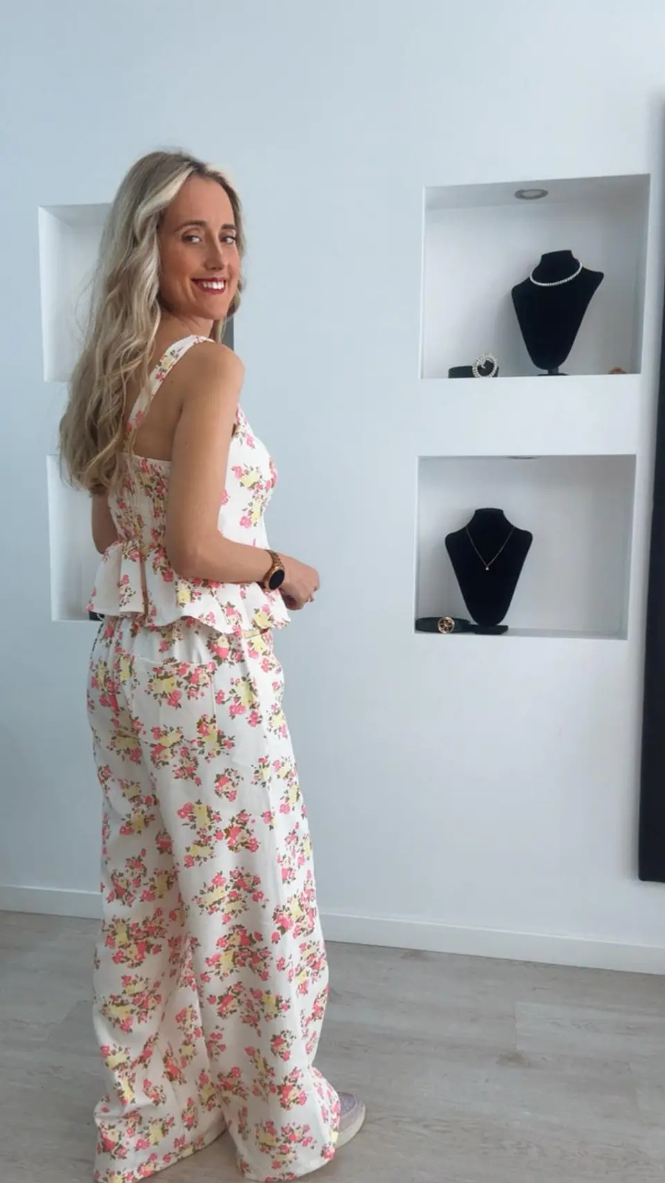 Conjunto florido de blusa e calça - TU 4