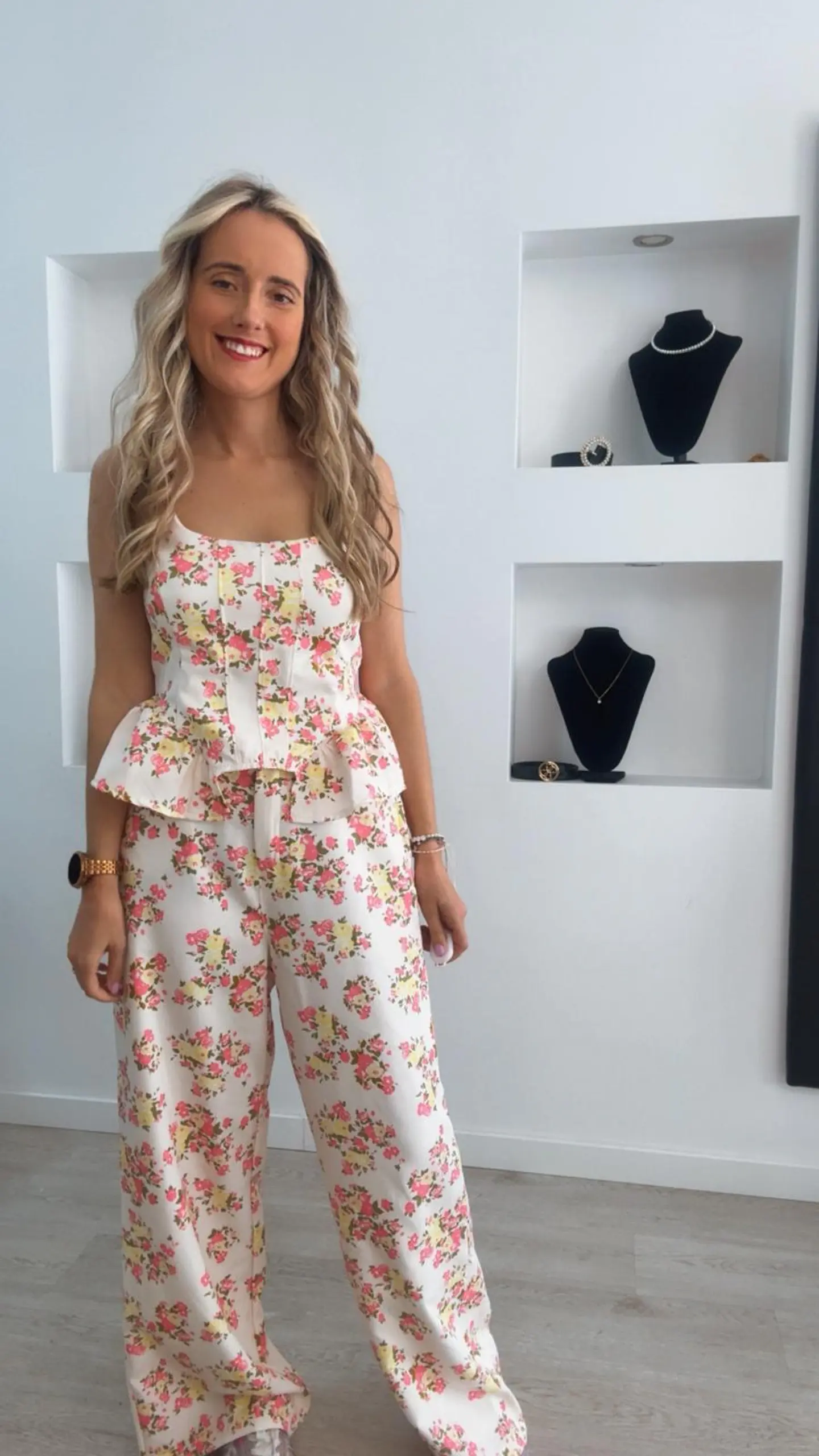 Conjunto florido de blusa e calça - TU 3