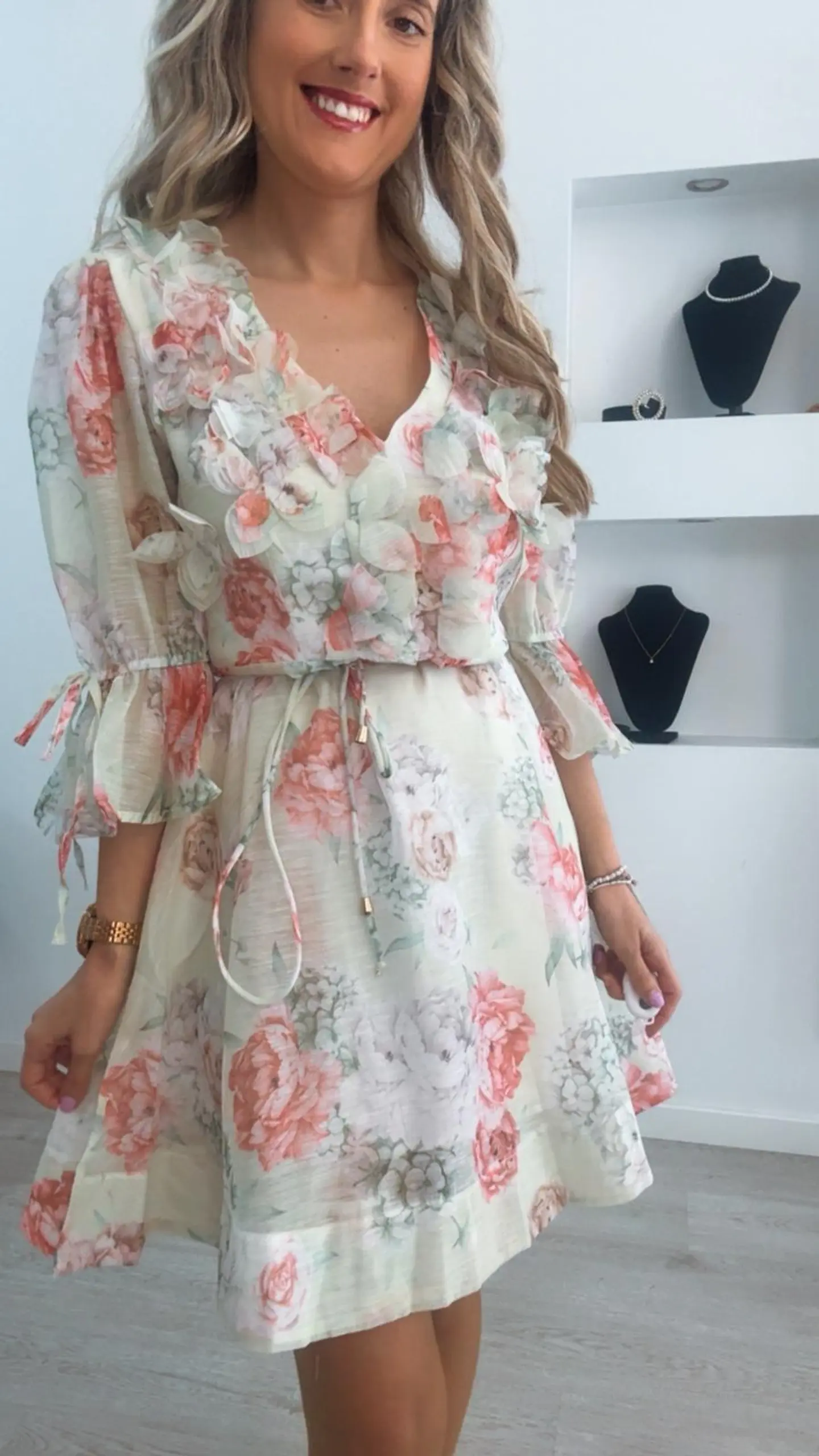 Vestido florido com manga 3/4 4