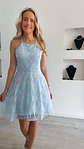 Vestido curto rodado cruzado nas costas  - Vorschaubild 3
