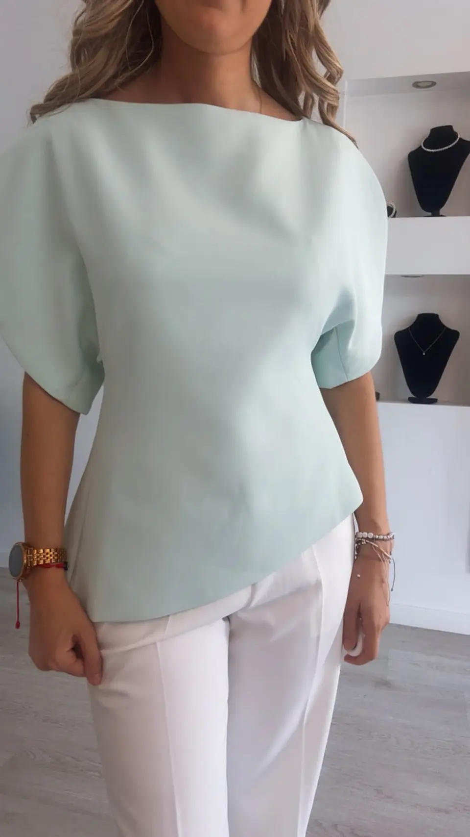 Blusa com aberturas na manga 8