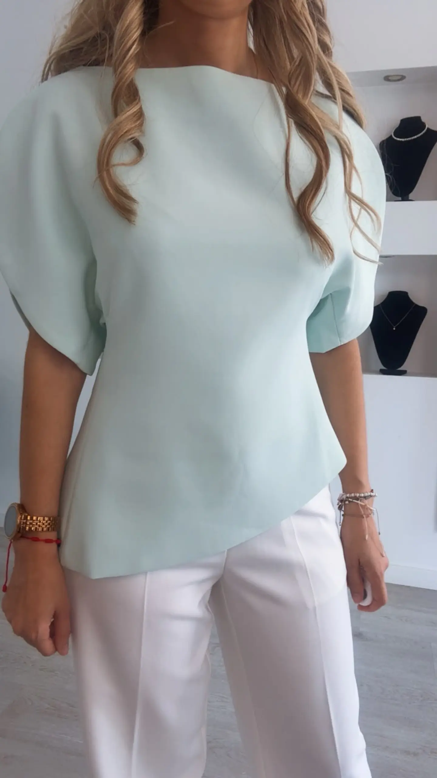 Blusa com aberturas na manga 9