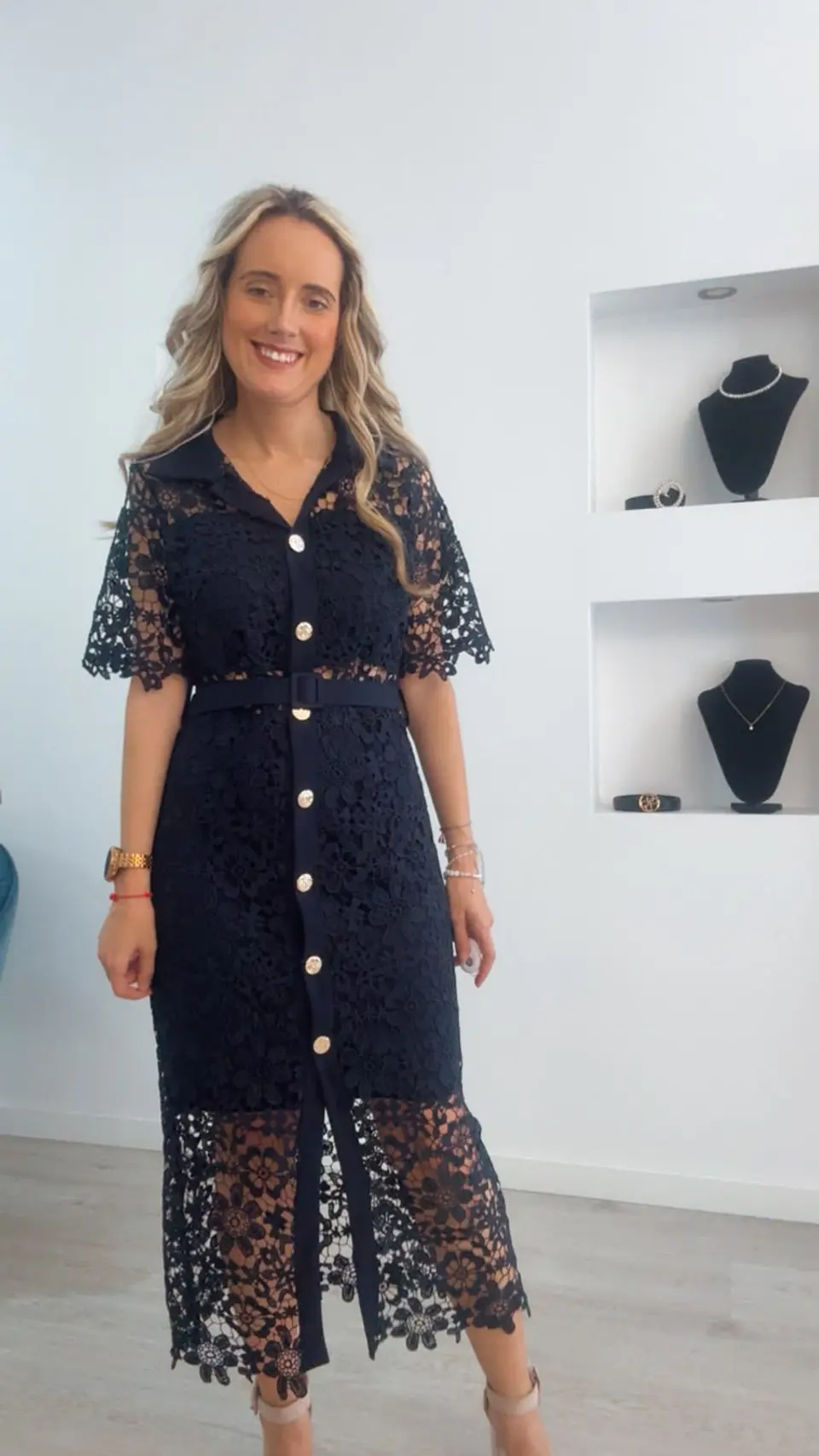 Vestido midi em renda com cinto - TU 3