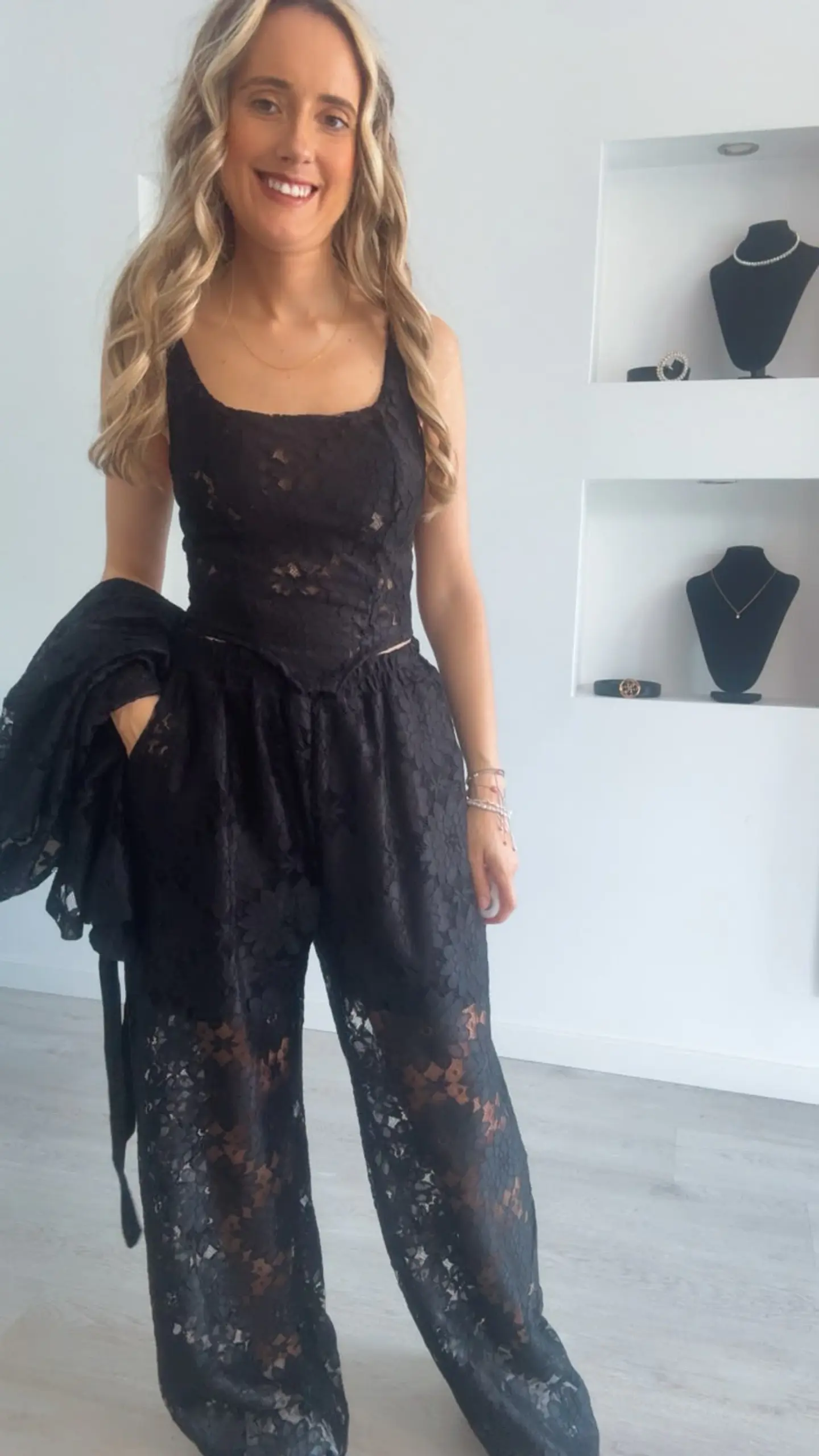 Conjunto de top, blazer e calça em renda - TU 10