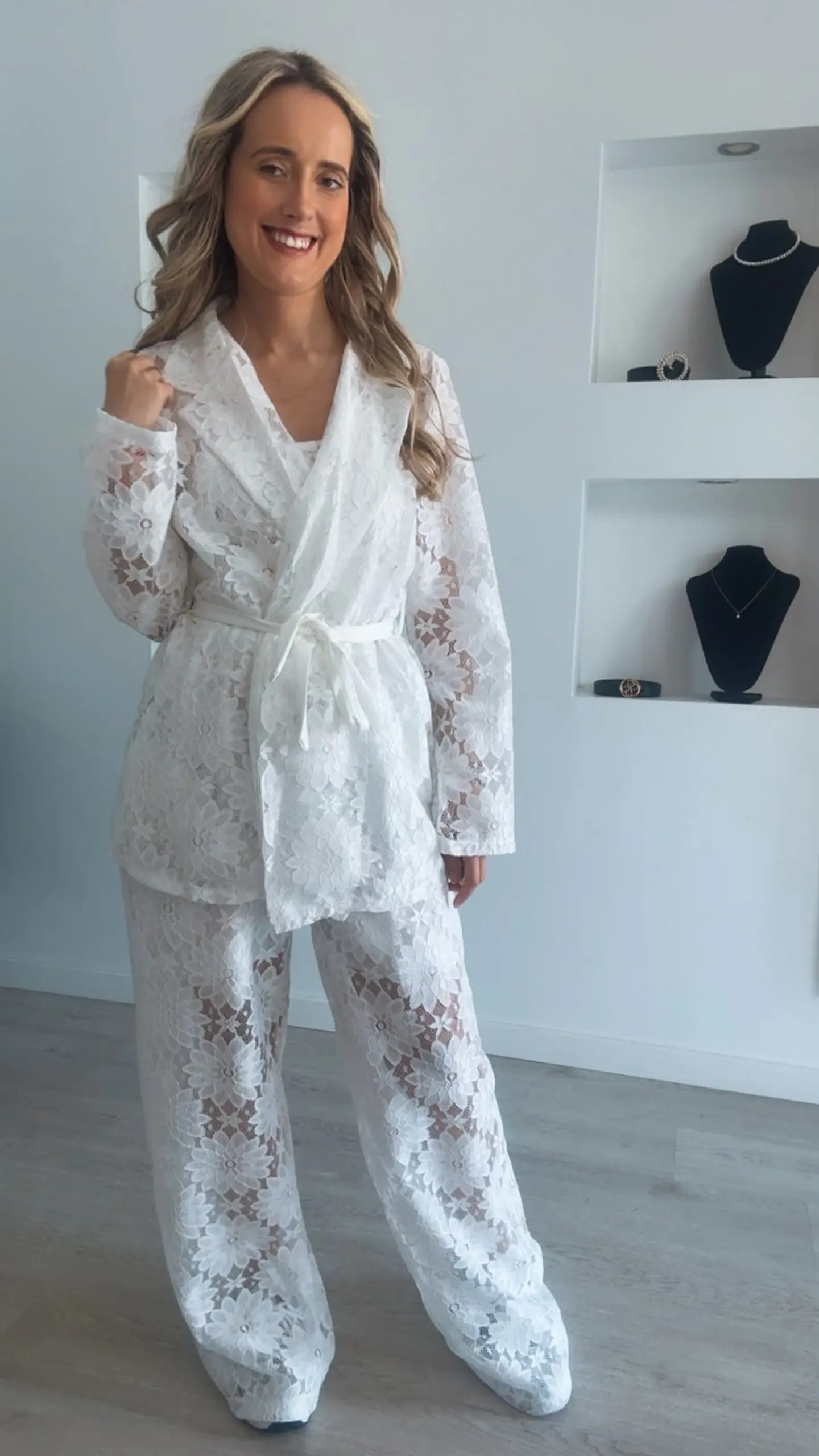 Conjunto de top, blazer e calça em renda - TU 13