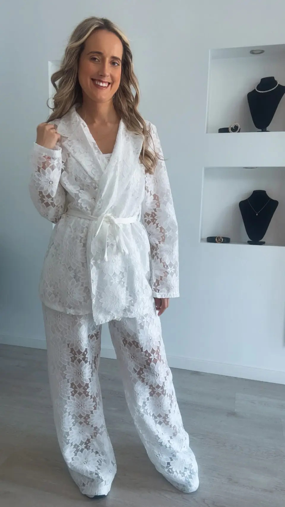 Conjunto de top, blazer e calça em renda - TU 13