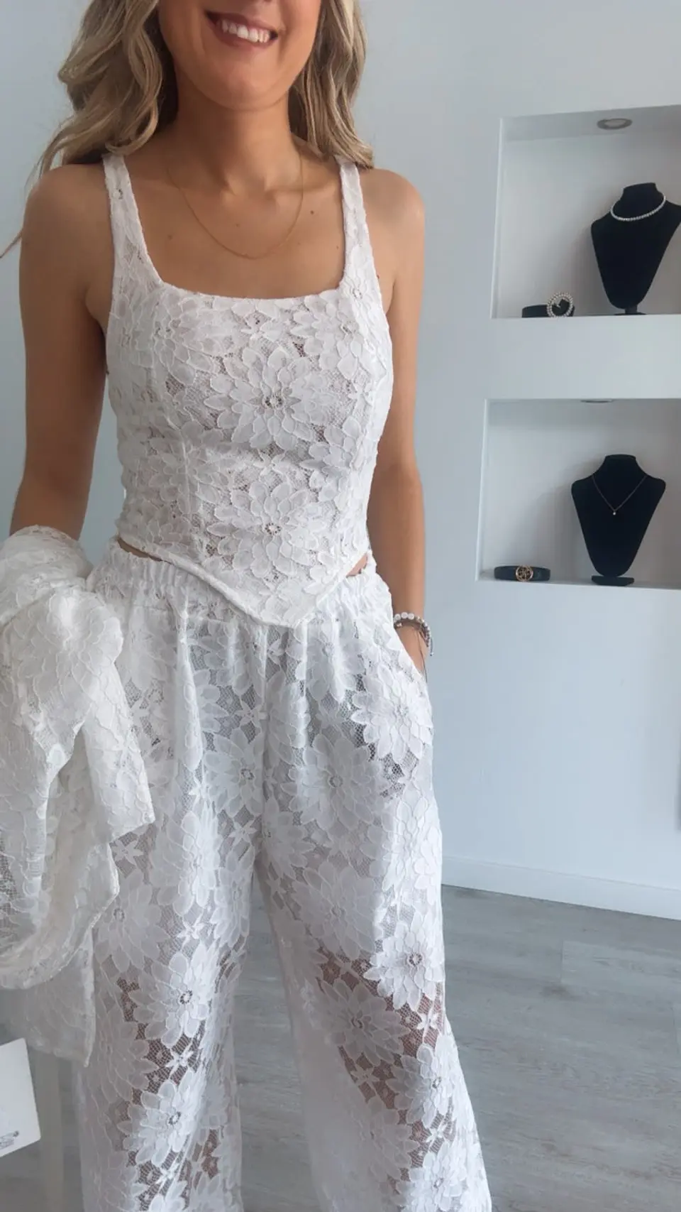 Conjunto de top, blazer e calça em renda - TU 16