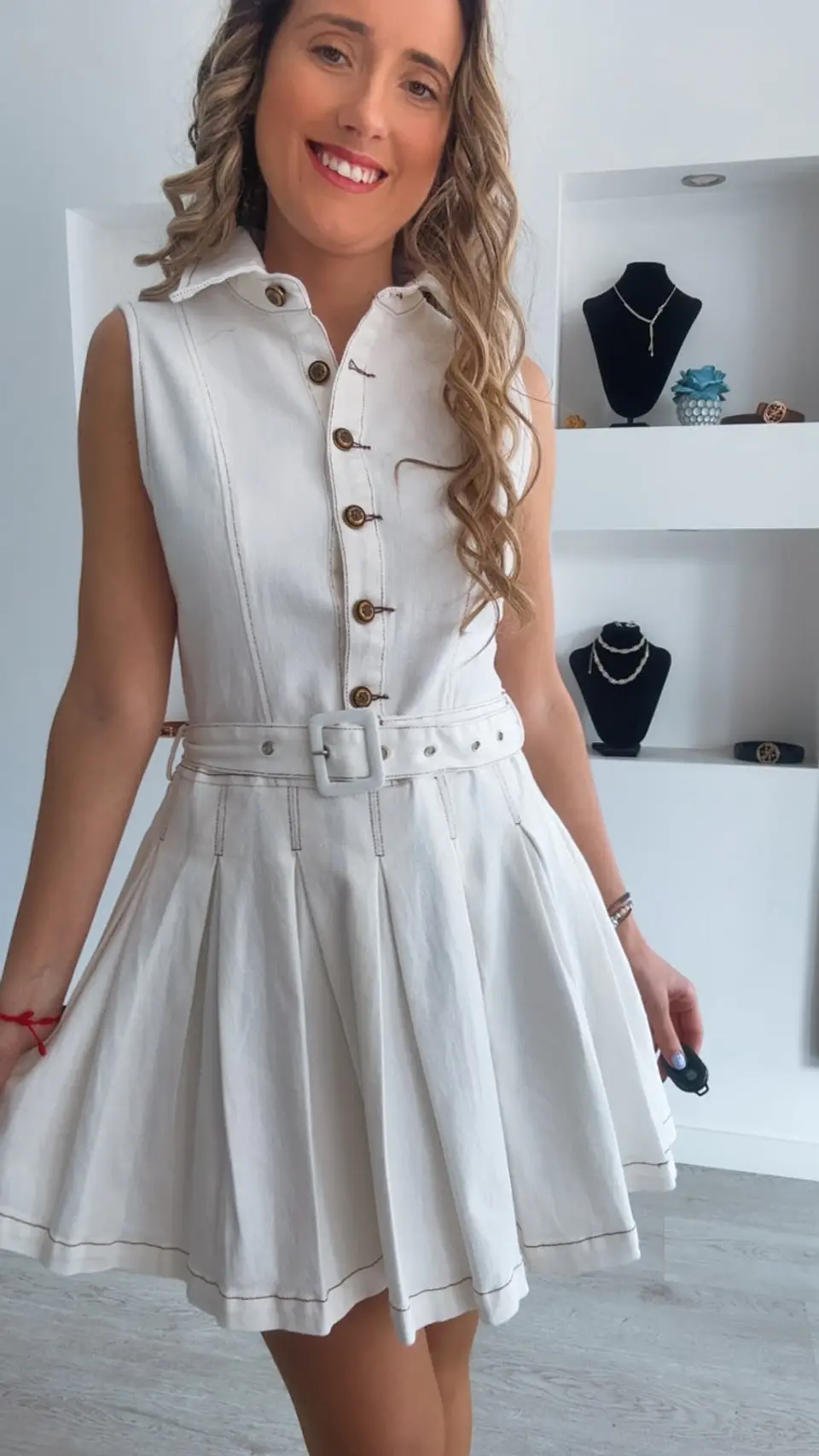 Vestido de ganga com pregas e cinto 7