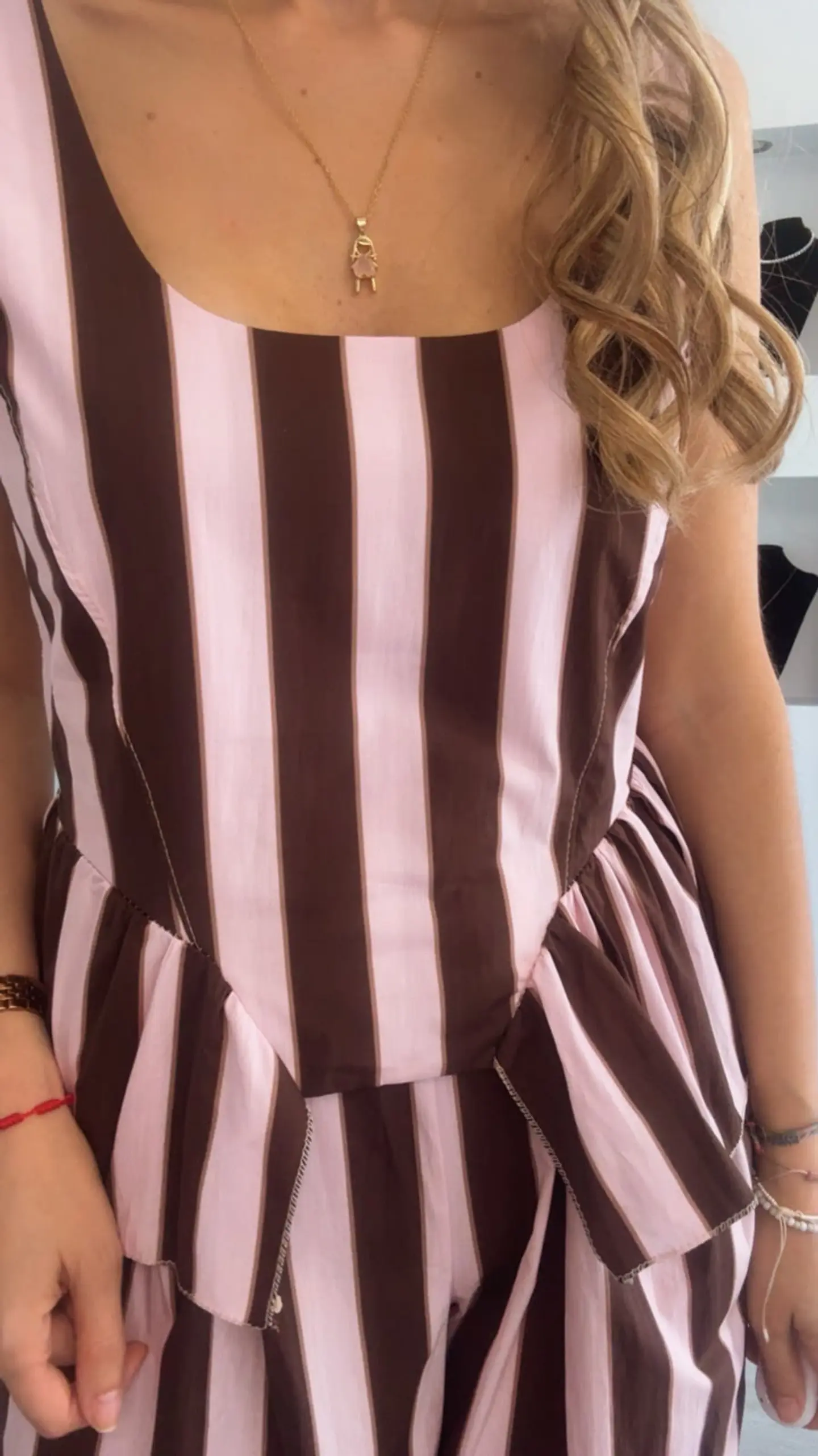 Conjunto de riscas com top de folhos laterais - TU 6