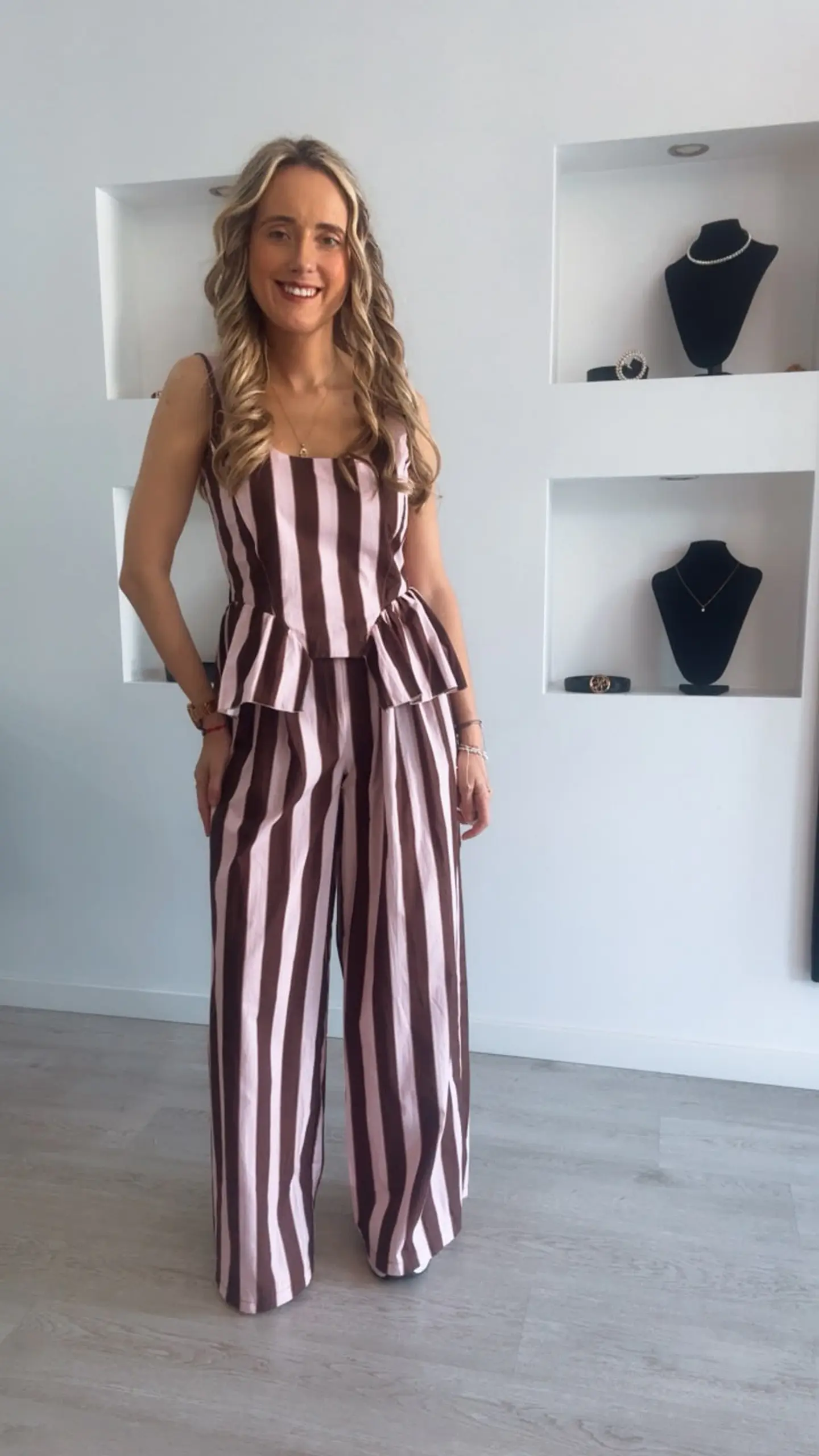 Conjunto de riscas com top de folhos laterais - TU 4
