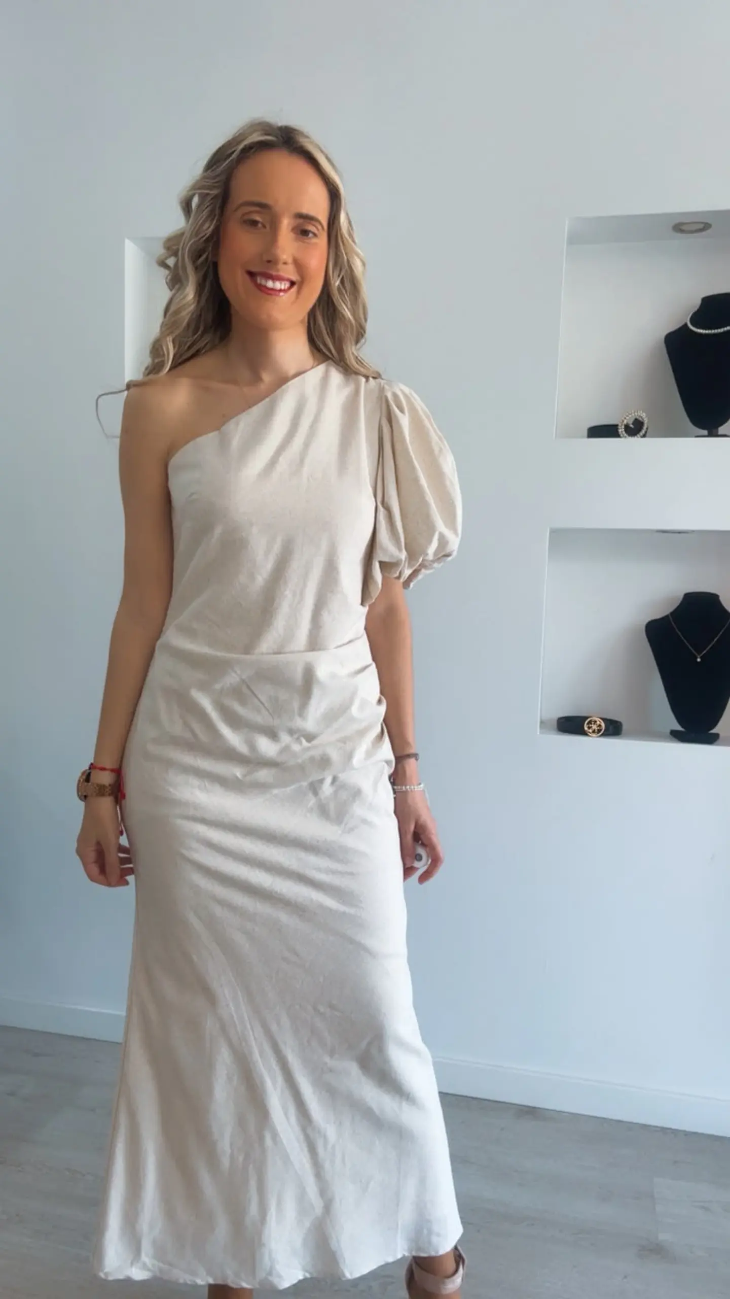 Vestido em linho com detalhe de manga balão 6