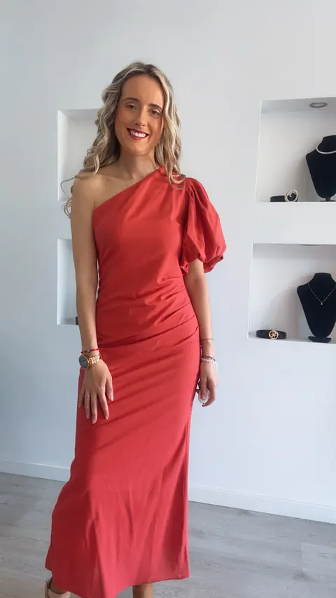 Vestido em linho com detalhe de manga balão