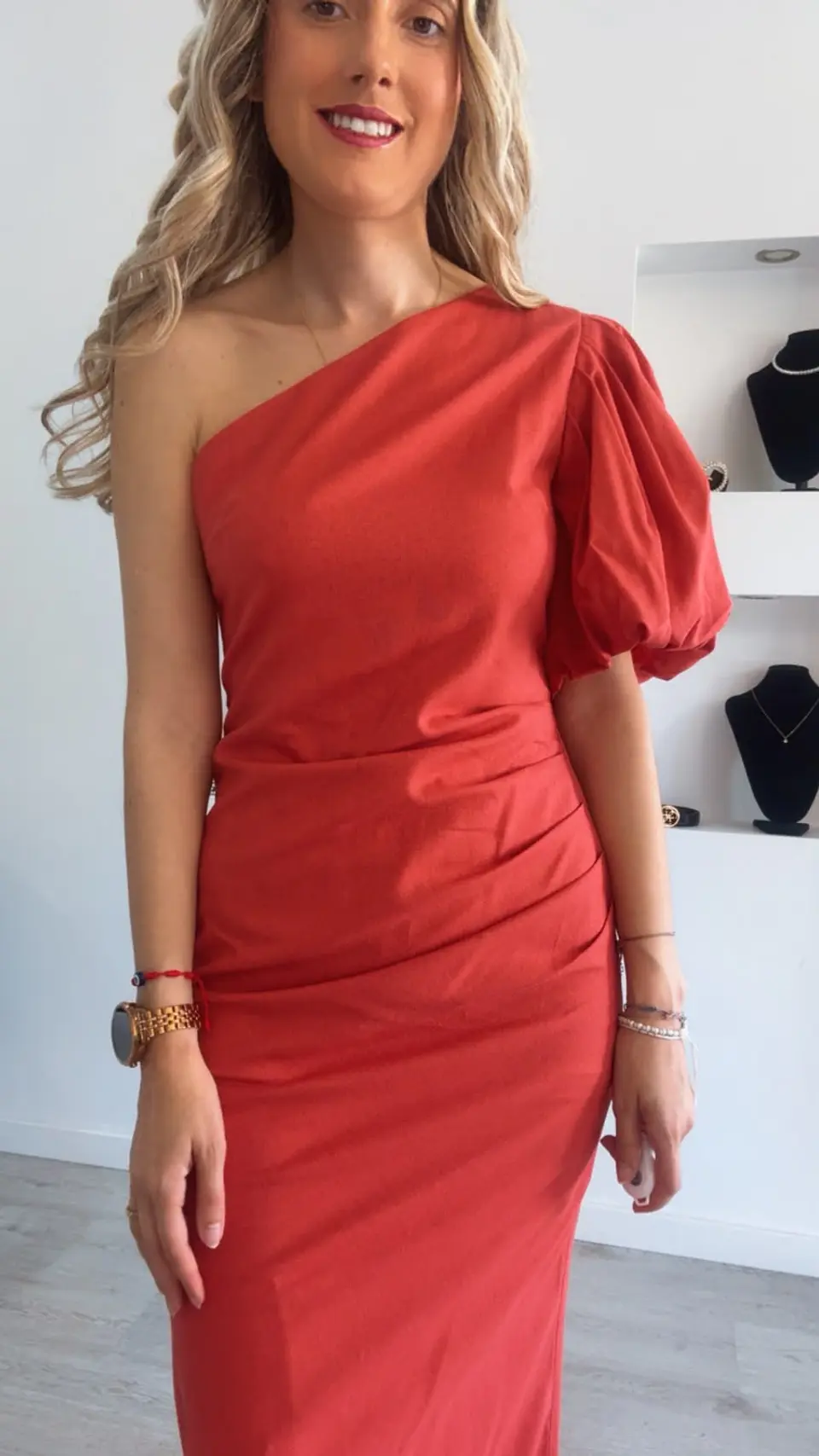 Vestido em linho com detalhe de manga balão 10