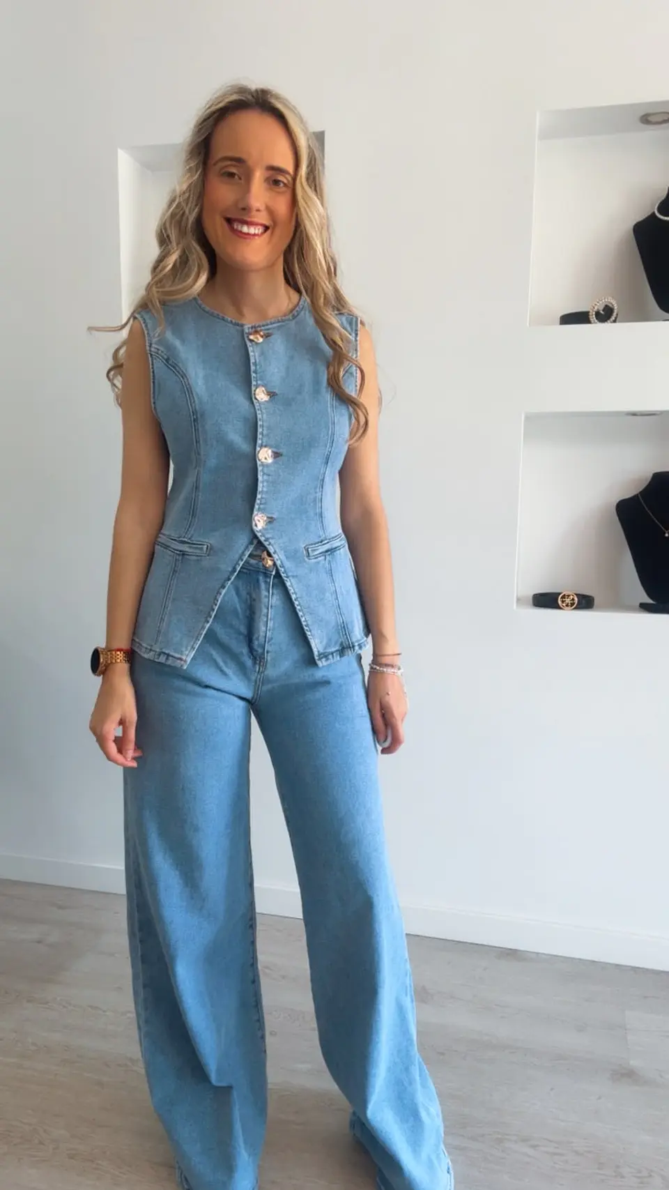 Conjunto de colete e calça em ganga 4