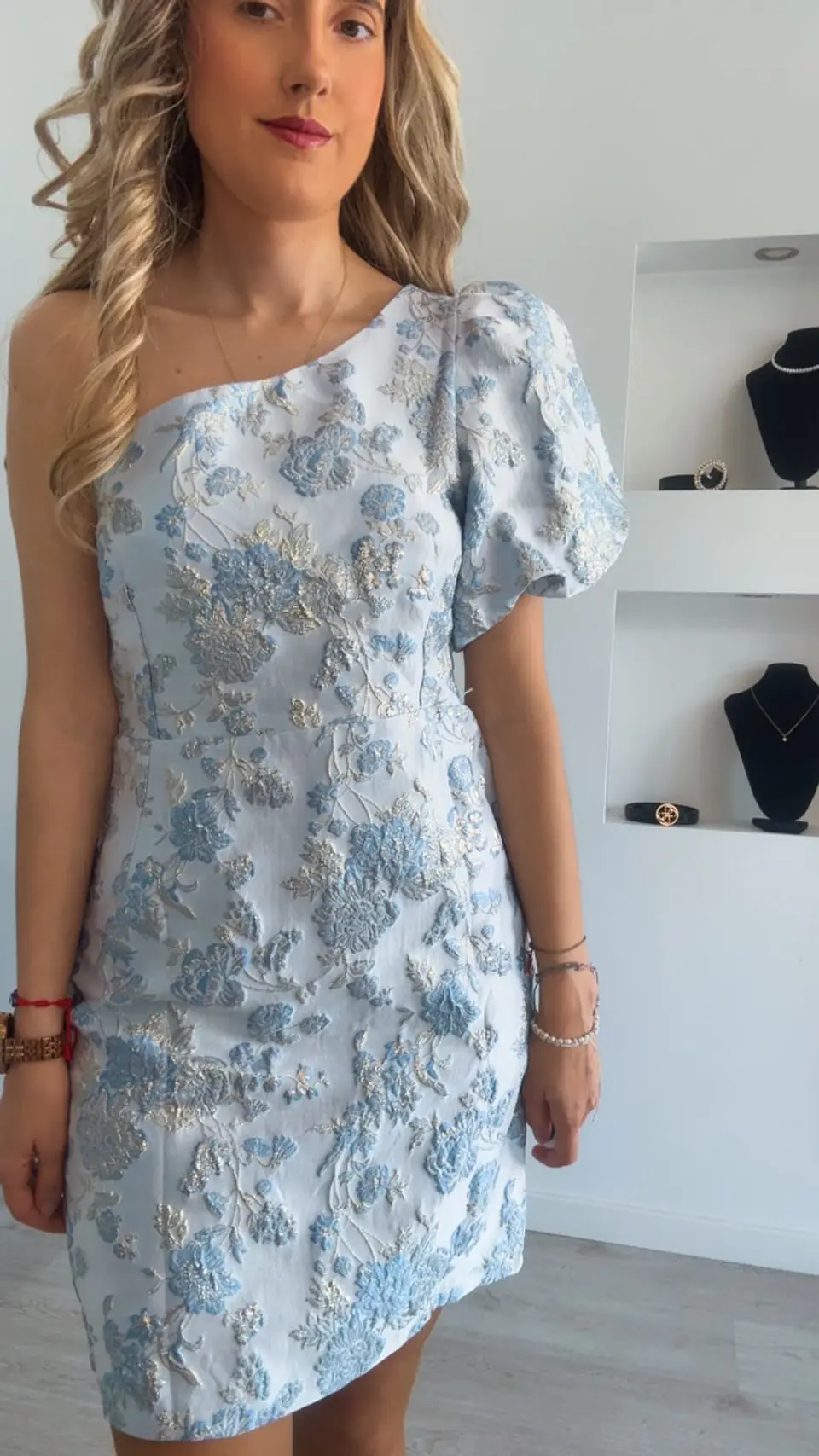 Vestido estampado com manga em balão 6