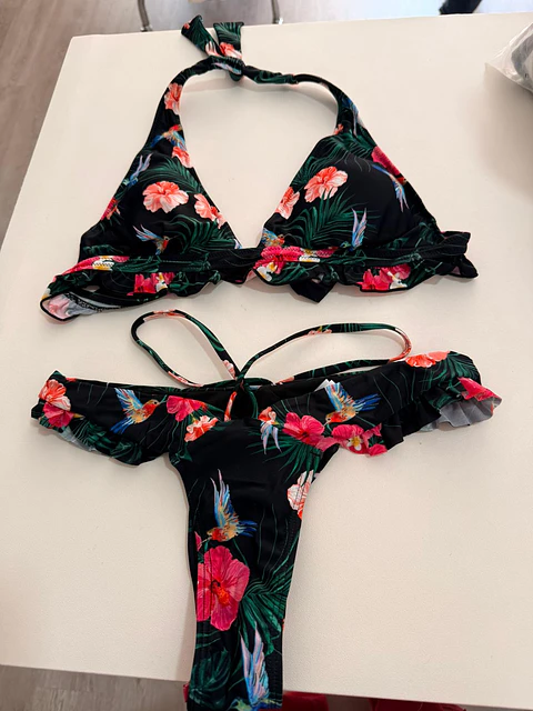 Conjunto de biquíni com copa