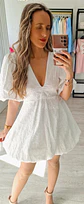 Vestido em bordado inglês com manga balão - Vorschaubild 5
