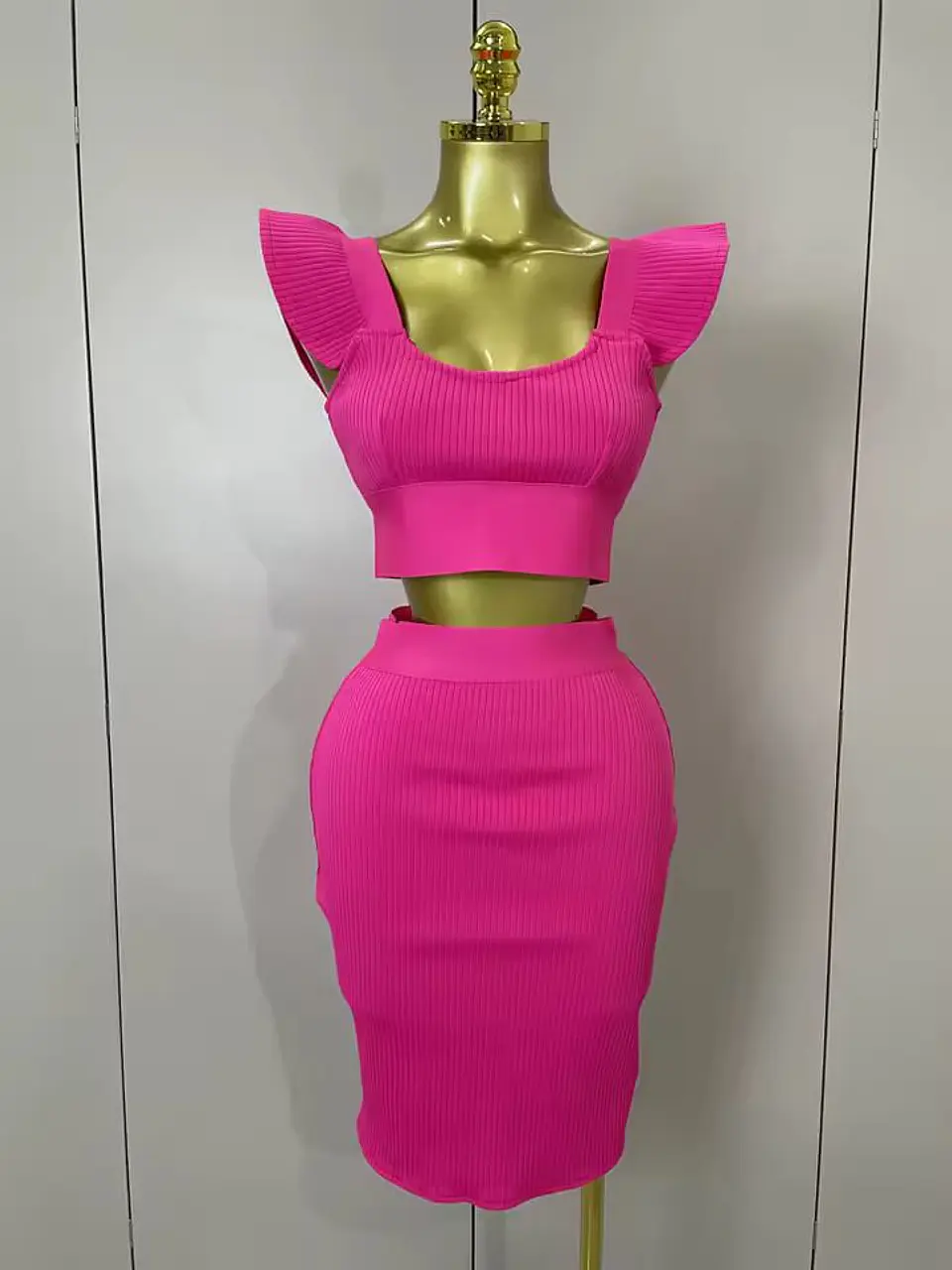 Conjunto de saia e top em tecido de bandagem 6