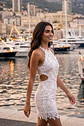 Vestido em renda com aberturas laterais - thumbnail 2