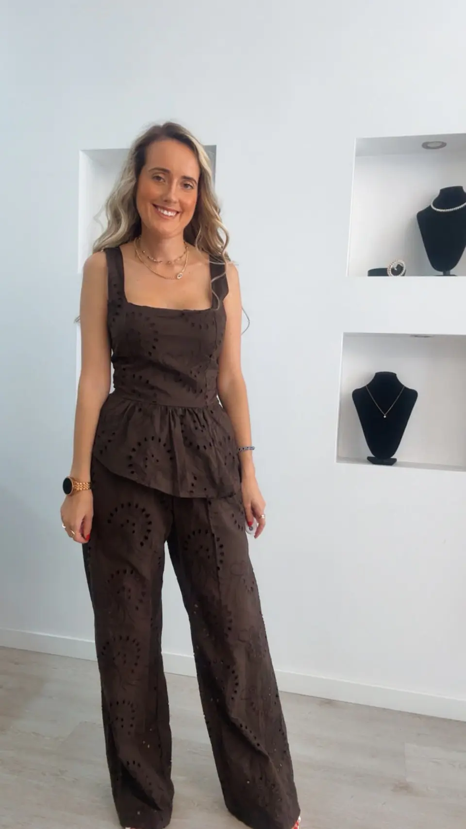 Conjunto de blusa e calça em bordado inglês - TU 12