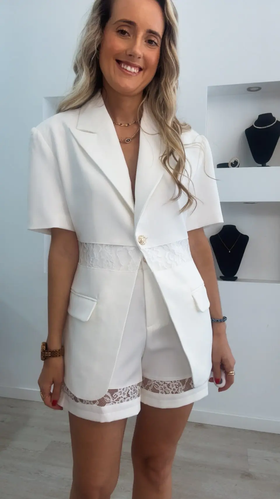Conjunto de blazer e calção com detalhe em renda 6
