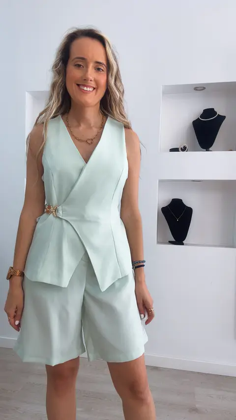Conjunto de colete e calção