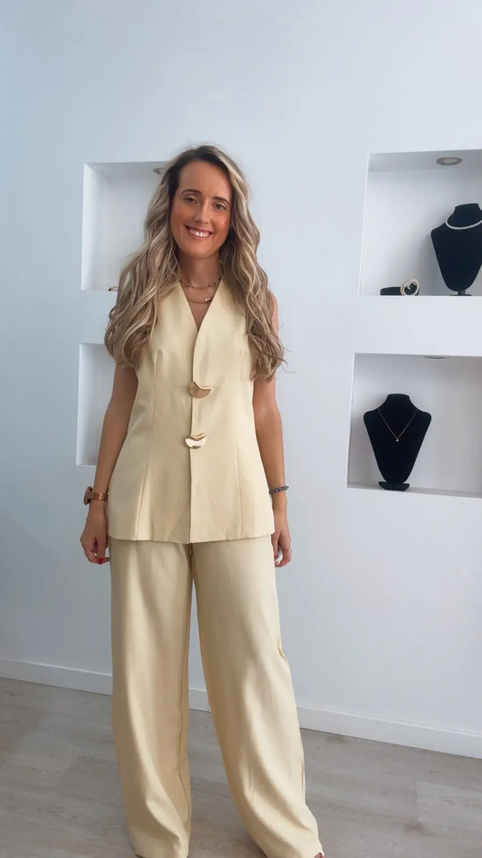 Fato de colete e calça em amarelo 5