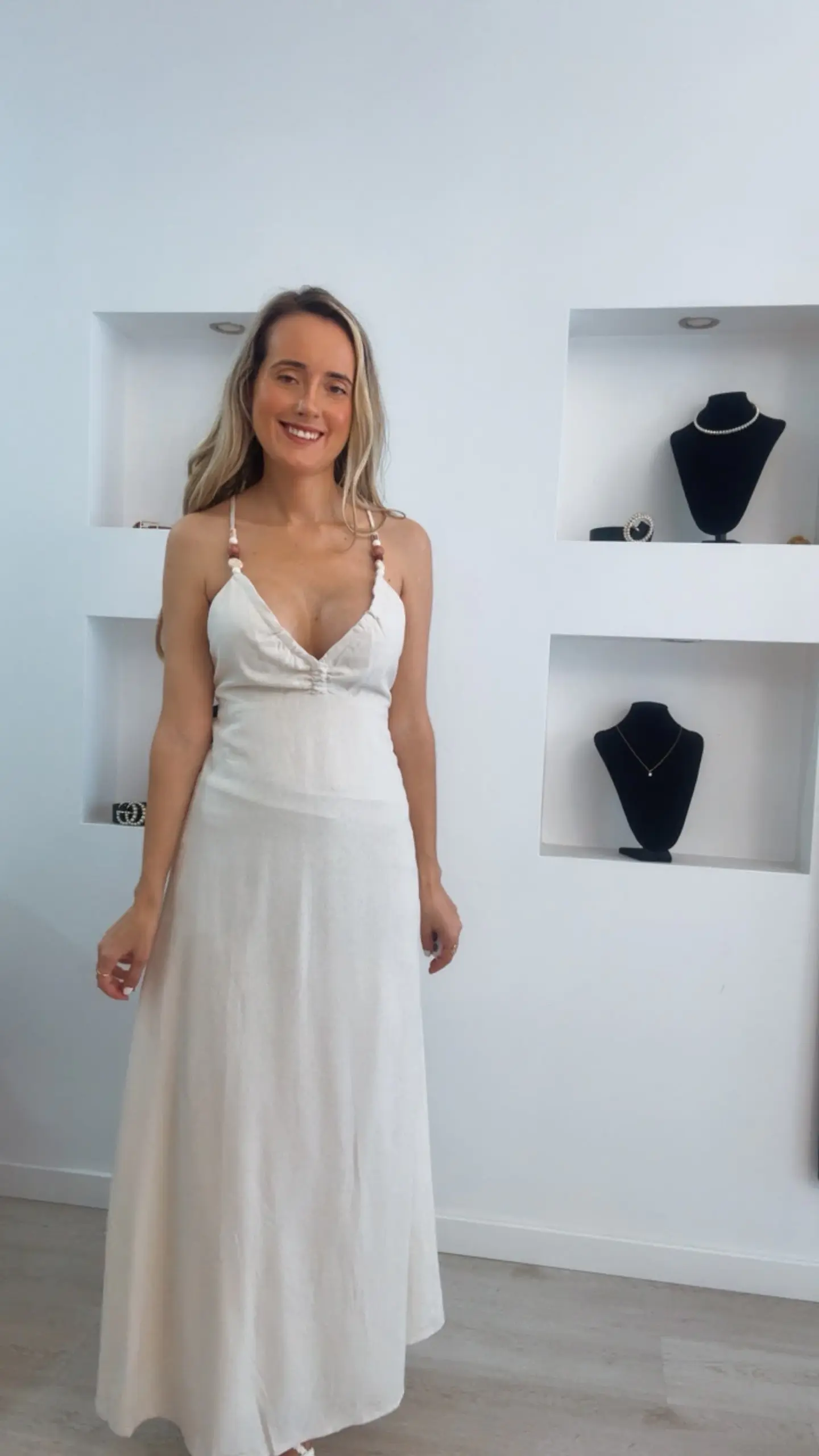 Vestido em linho com detalhe de cruzado nas costas 5