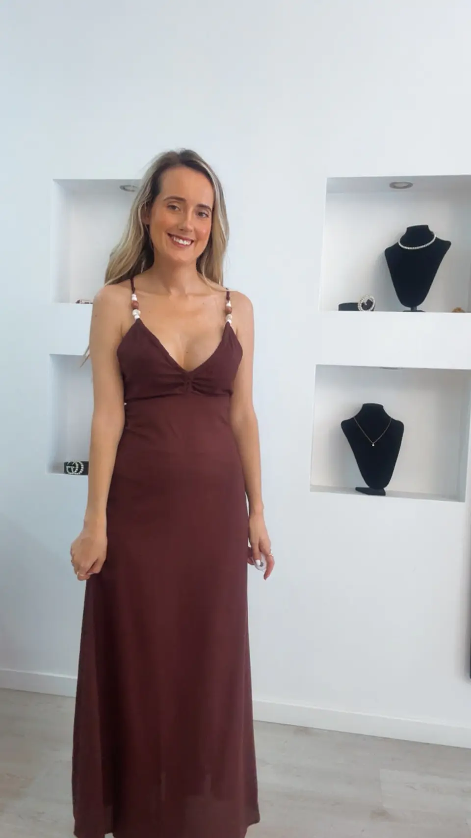 Vestido em linho com detalhe de cruzado nas costas 1