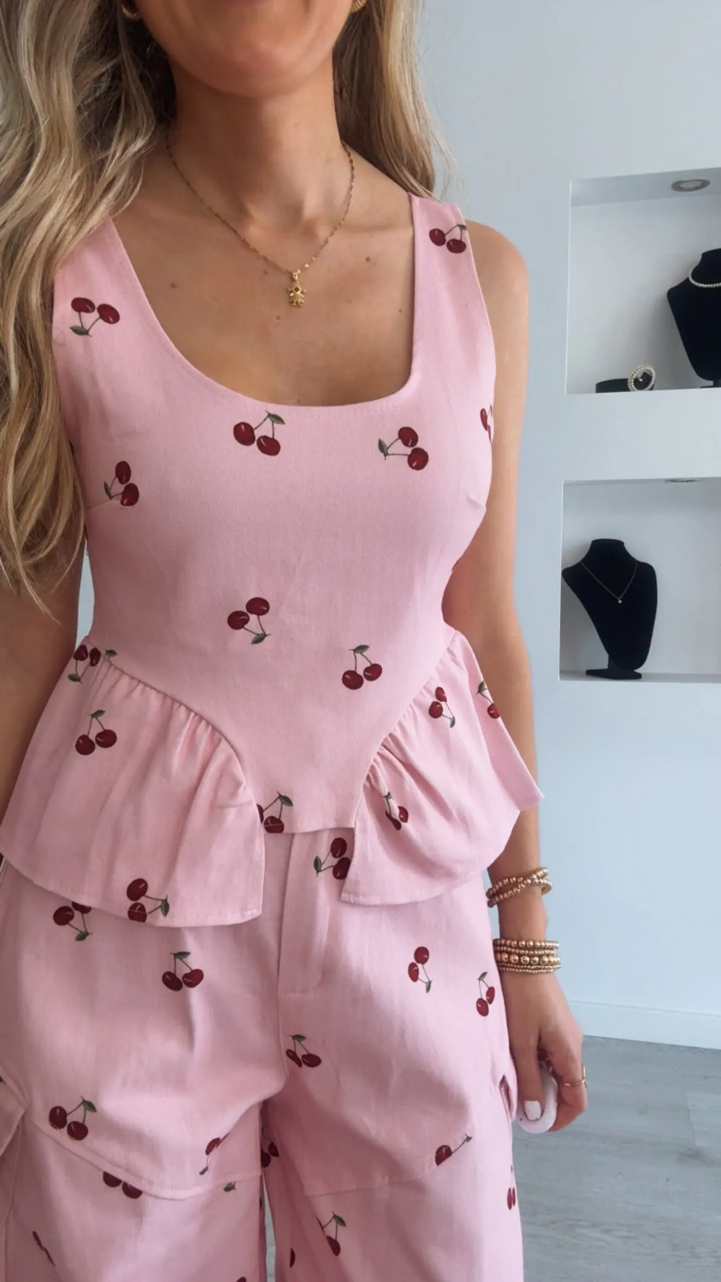 Conjunto em ganga com detalhe de cerejas 5