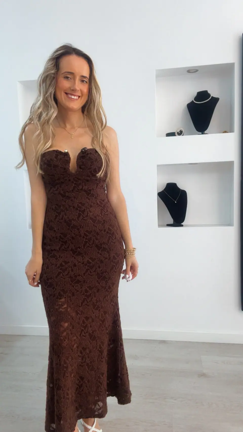 Vestido justo comprido com copa no peito 1