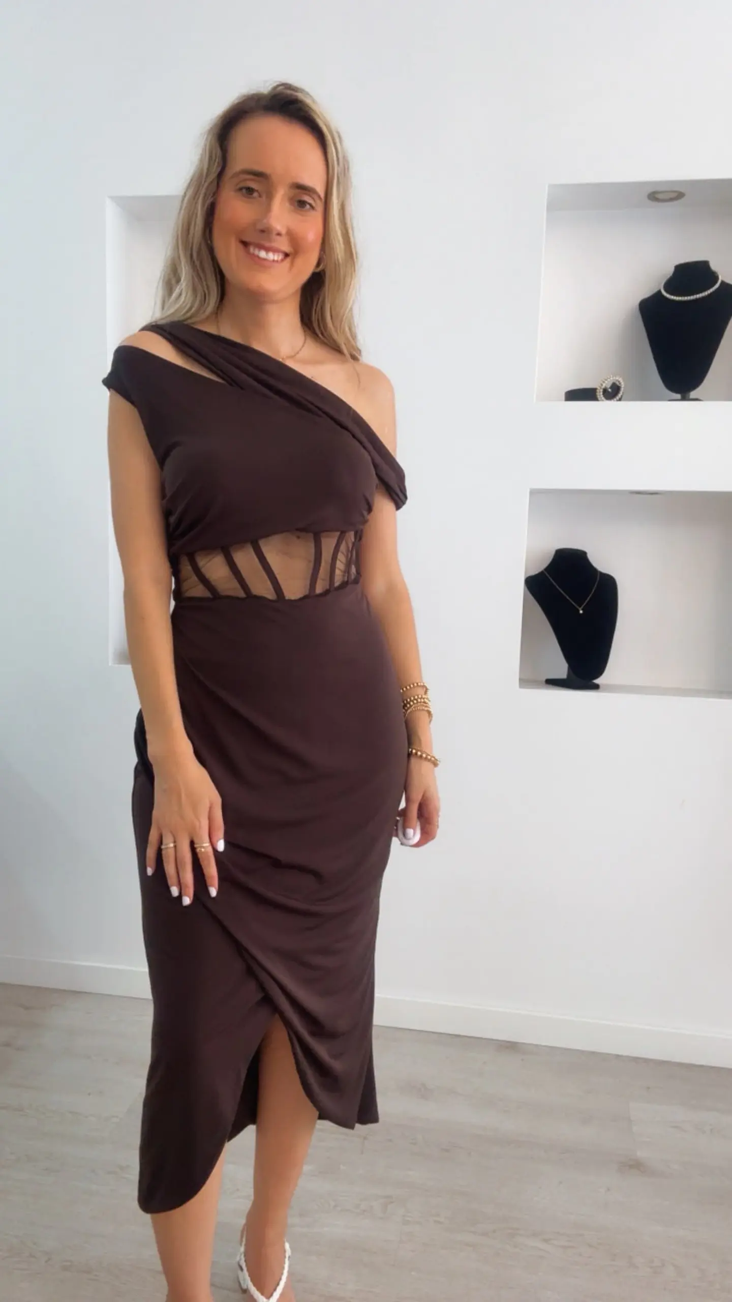 Vestido versátil midi com racha e transparência na barriga - TU 3