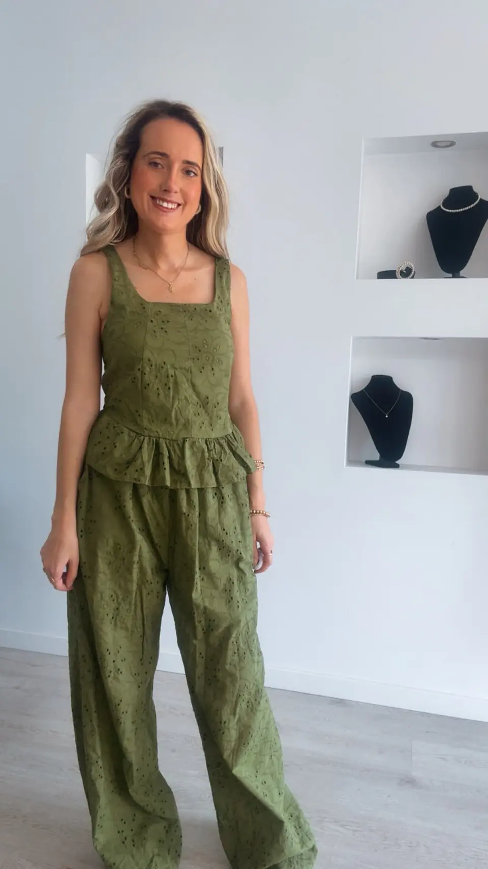 Conjunto top e calça em bordado inglês - TU 10