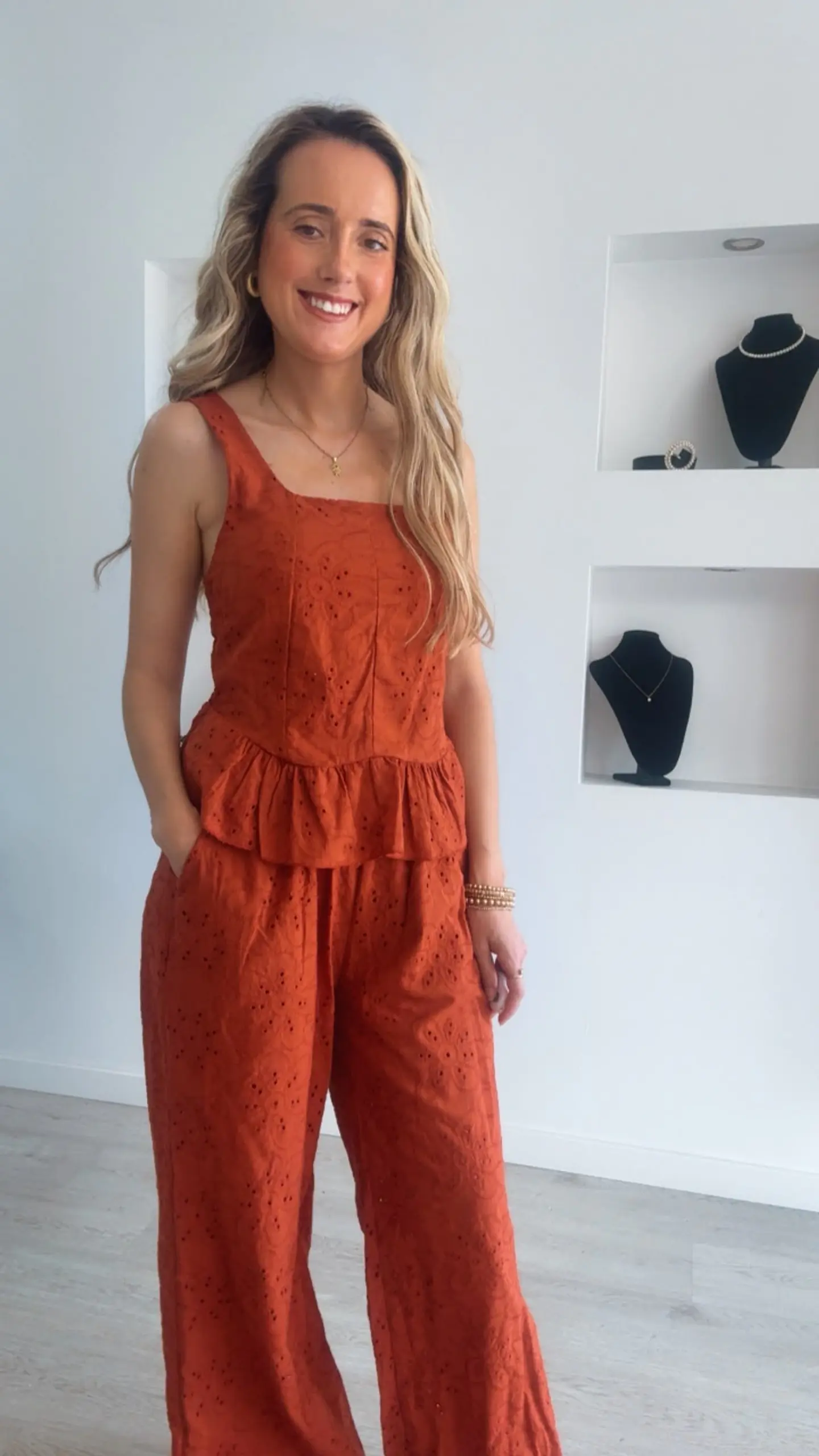 Conjunto top e calça em bordado inglês - TU 8
