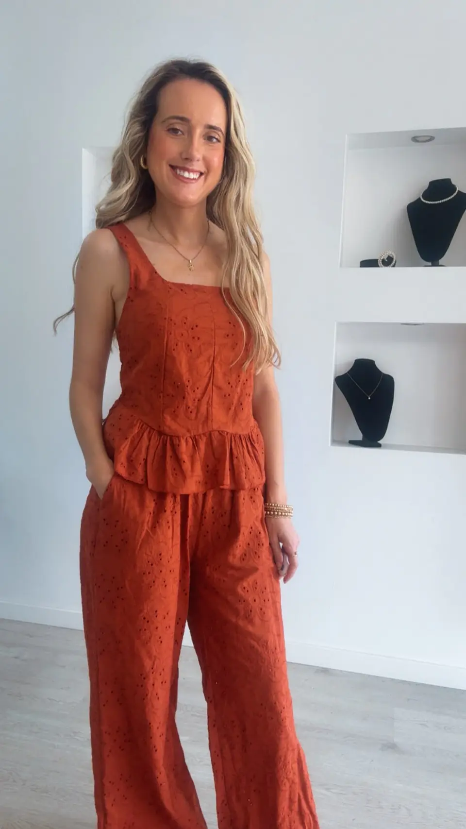 Conjunto top e calça em bordado inglês - TU 8