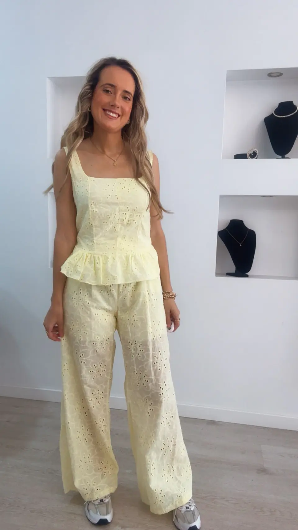 Conjunto top e calça em bordado inglês - TU 3