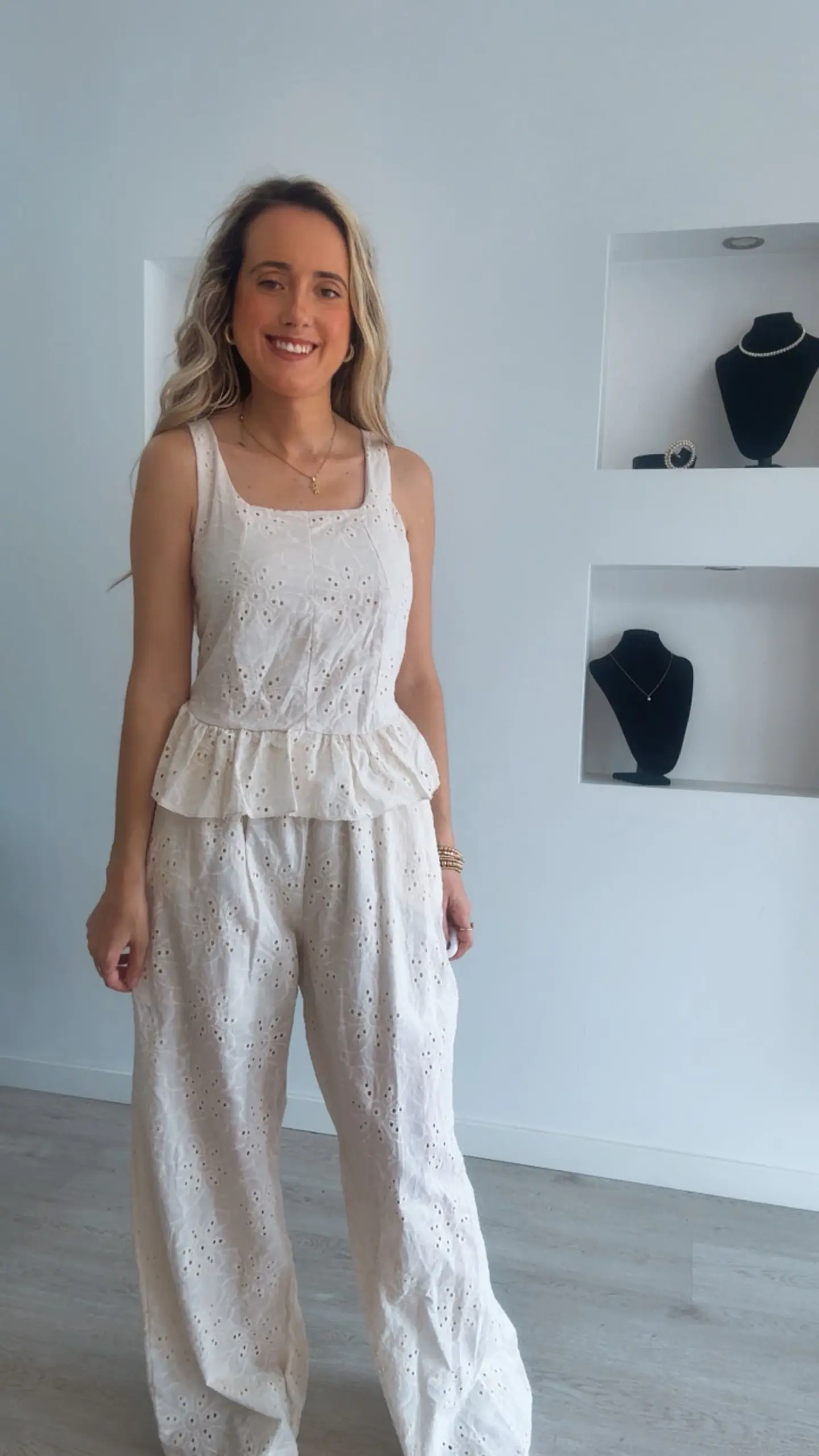 Conjunto top e calça em bordado inglês - TU 13