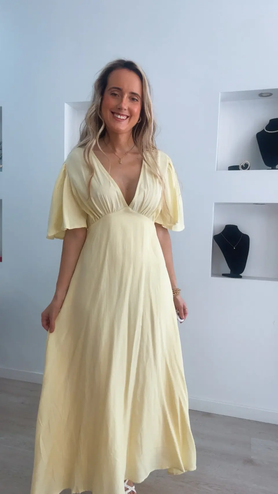 Vestido em linho forrado com manga larga 3