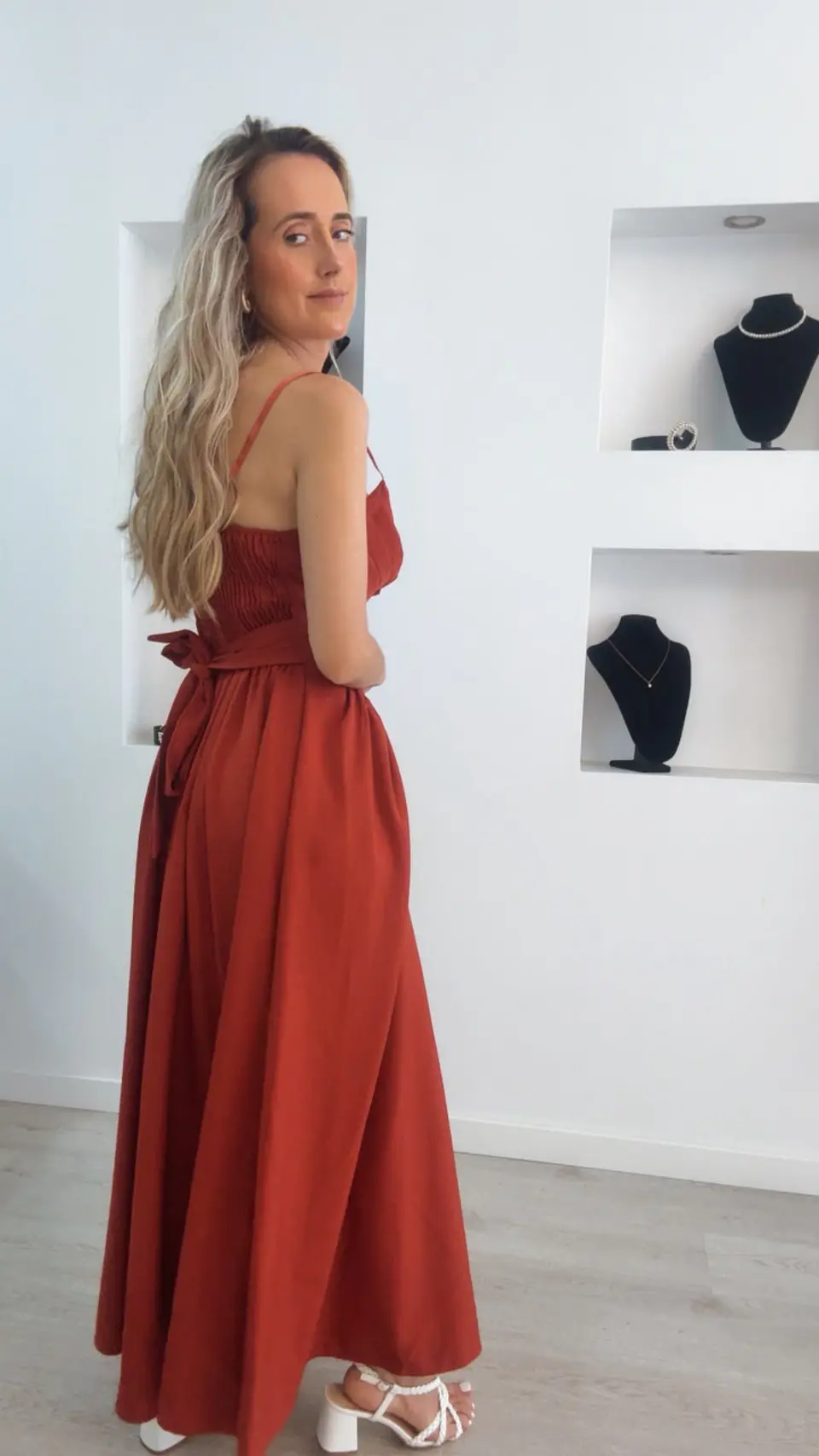 Vestido comprido com copa no peito e laço nas costas - TU 5