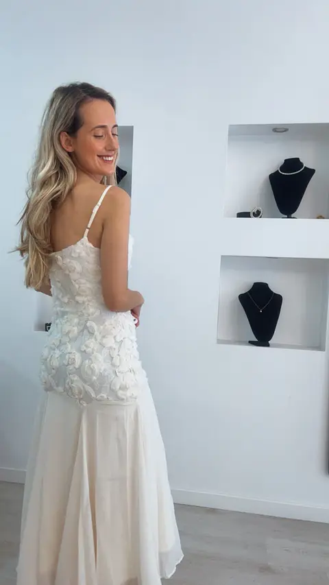 Vestido com flores 3D
