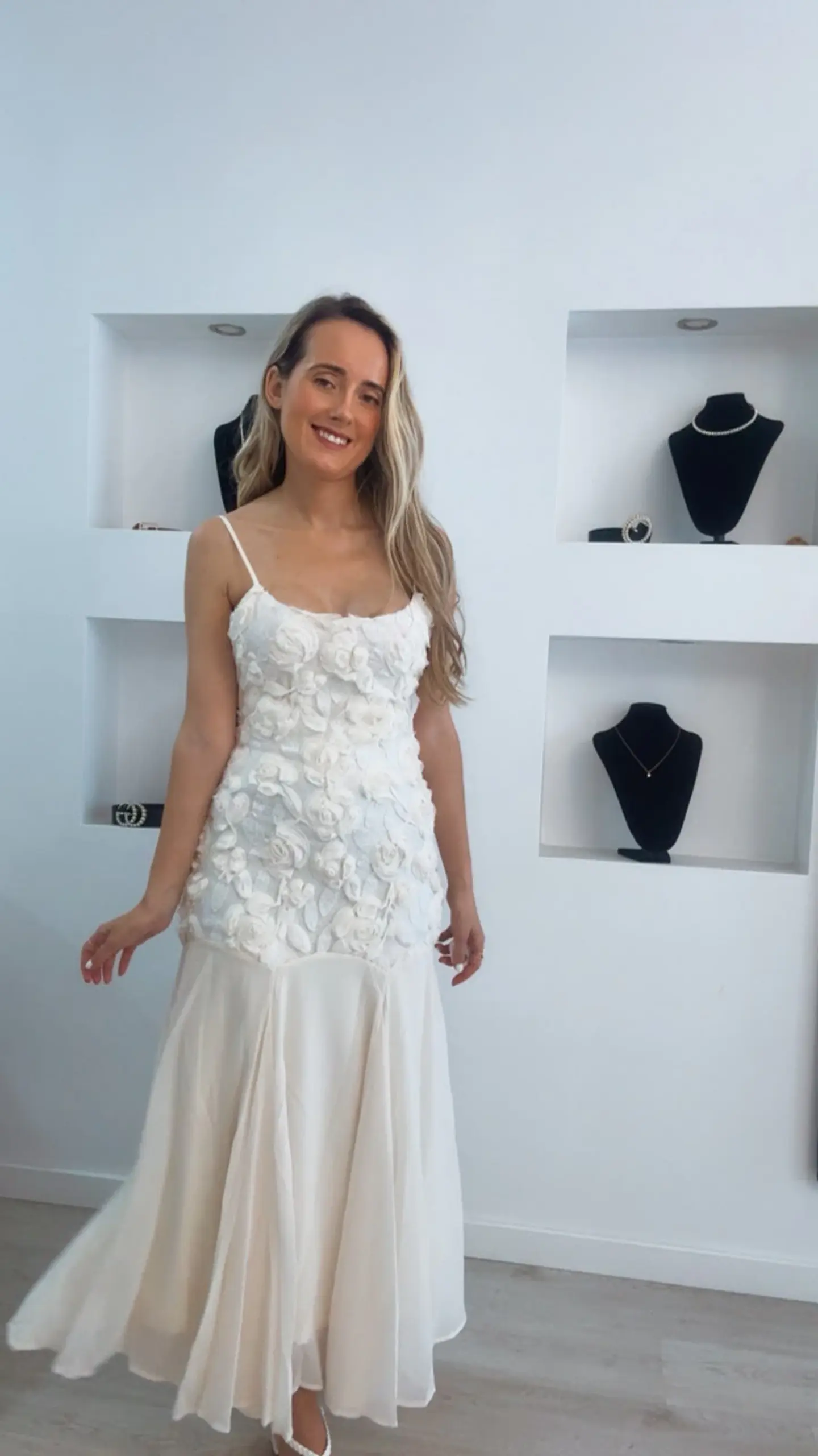Vestido com flores 3D 4