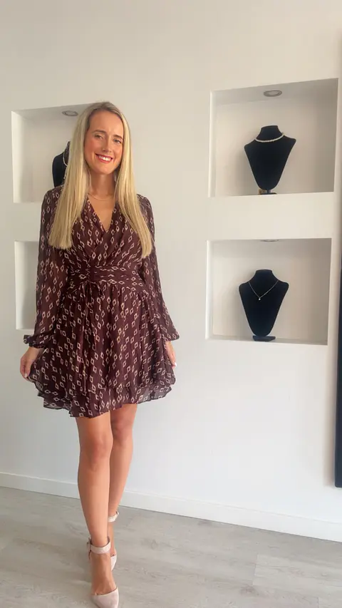 Vestido Castanho com Padrão Losangos