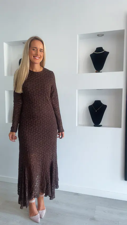 Vestido comprido em renda