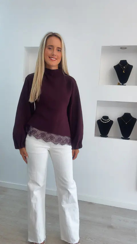 Camisola de Malha com Renda Assimétrica - TU