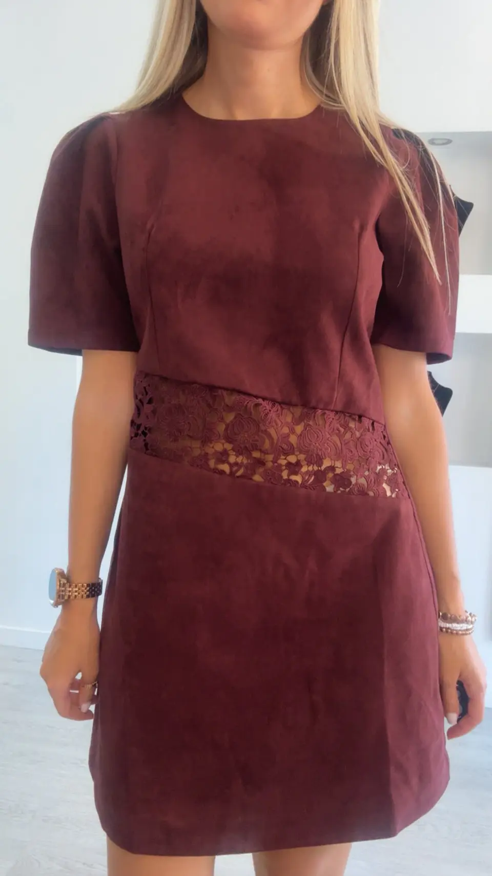 Vestido em Pele de Pêssego com Detalhe de Renda na Cintura 6